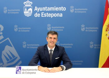 El Ayuntamiento de Estepona vuelve a obtener superávit pero sigue recordando la deuda heredada