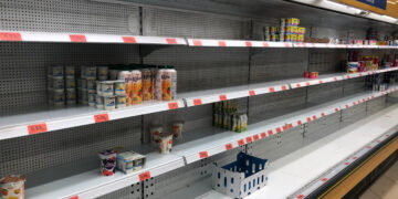 Empiezan a escasear productos frescos en los supermercados de Andalucía