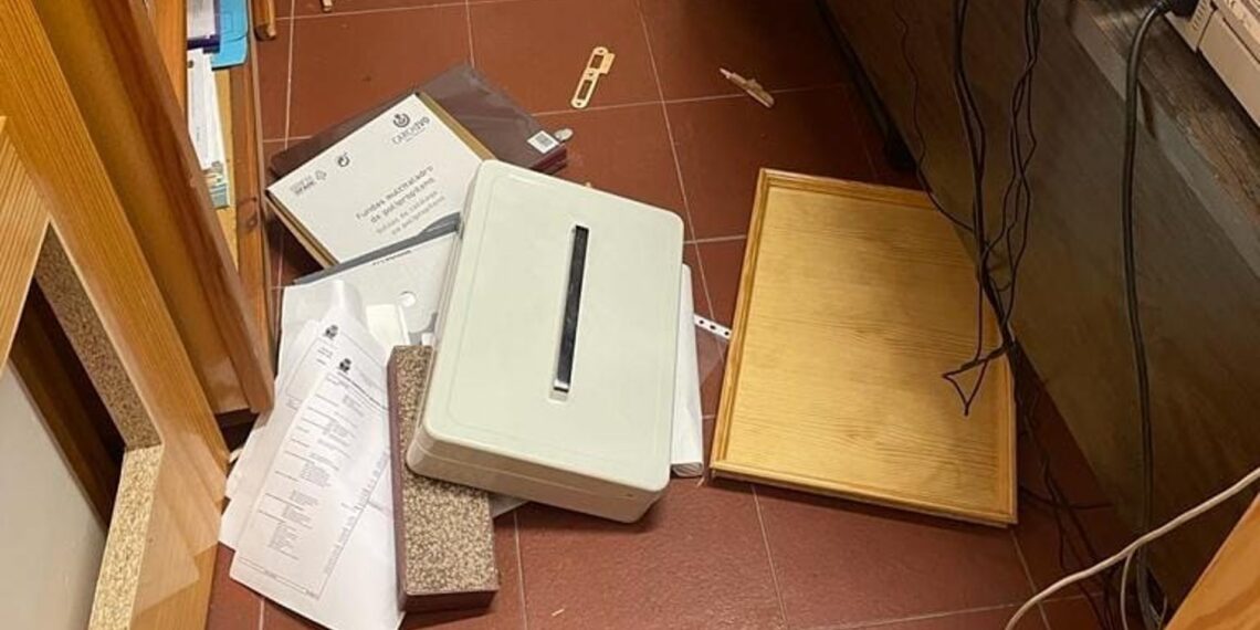 Denuncian el robo del ajuar de una Virgen y de 3.000 euros en una Hermandad de Marbella