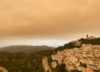 La calima vuelve a a teñir de naranja los cielos de la Costa del Sol