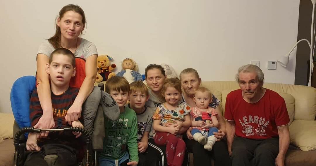 San Pedro se vuelca para acoger a una familia ucraniana con cinco niños