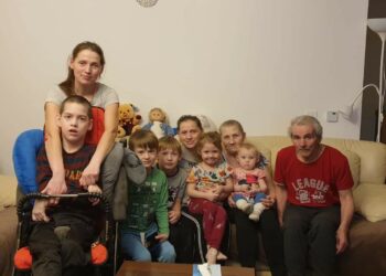 San Pedro se vuelca para acoger a una familia ucraniana con cinco niños