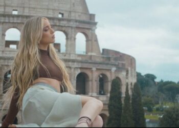 Ana Mena estrena ‘Cuando la noche arriba’, versión en español de ‘Duecentomila ore’