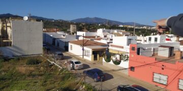 Vecinos del Velerín critican el abandono del extrarradio de Estepona