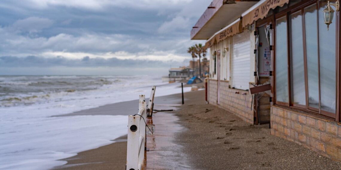 Salado pide al Gobierno la declaración de zona catastrófica del litoral malagueño afectado por el temporal