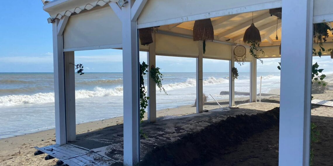 El Ayuntamiento de Estepona se ofrece al Gobierno para ejecutar las obras de defensa del litoral