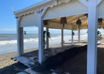 El Ayuntamiento de Estepona se ofrece al Gobierno para ejecutar las obras de defensa del litoral