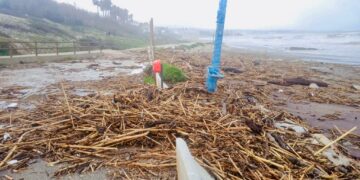 Así han quedado tras el temporal las playas de Casares y Manilva