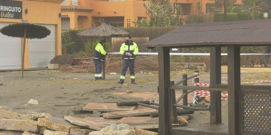 Así han quedado tras el temporal las playas de Casares y Manilva