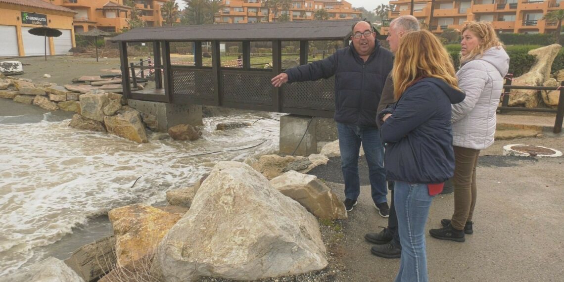 Así han quedado tras el temporal las playas de Casares y Manilva