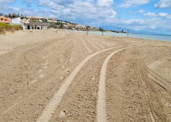 Nueve trabajadores se incorporan al Ayuntamiento de Casares para reforzar la limpieza de playas