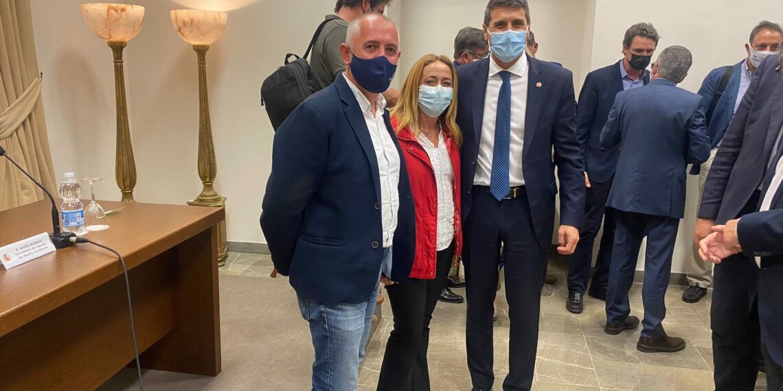 Manilva defiende su litoral en la presentación de la Estrategia para la Costa