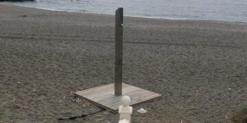 Puesta en servicio de una ducha en Playa Paraíso