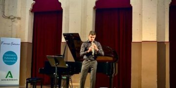 Israel Román, miembro de la banda municipal de Manilva, 3º Premio de Oboe Profesional