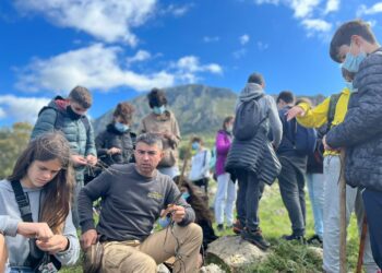 Niños y niñas de Casares aprenden a ser pastores por un día