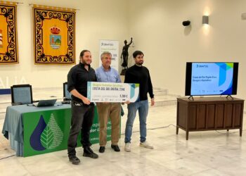Un proyecto para medir la calidad del aire en Estepona gana el III Hackathon organizado por Hidralia y la UMA