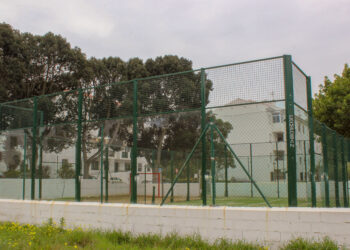 El Ayuntamiento de Estepona dota de nuevos equipamientos al extrarradio con una pista deportiva en Las Joyas