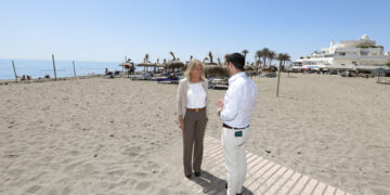 Marbella adecentará de noche las playas más céntricas durante Semana Santa