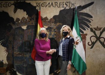 Marbella renueva su compromiso con la Triple A con una subvención 80.000 euros destinada a garantizar el servicio que presta el colectivo a los animales abandonados del municipio