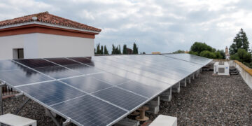 El Ayuntamiento de Estepona incrementa las medidas de ahorro en el suministro de luz