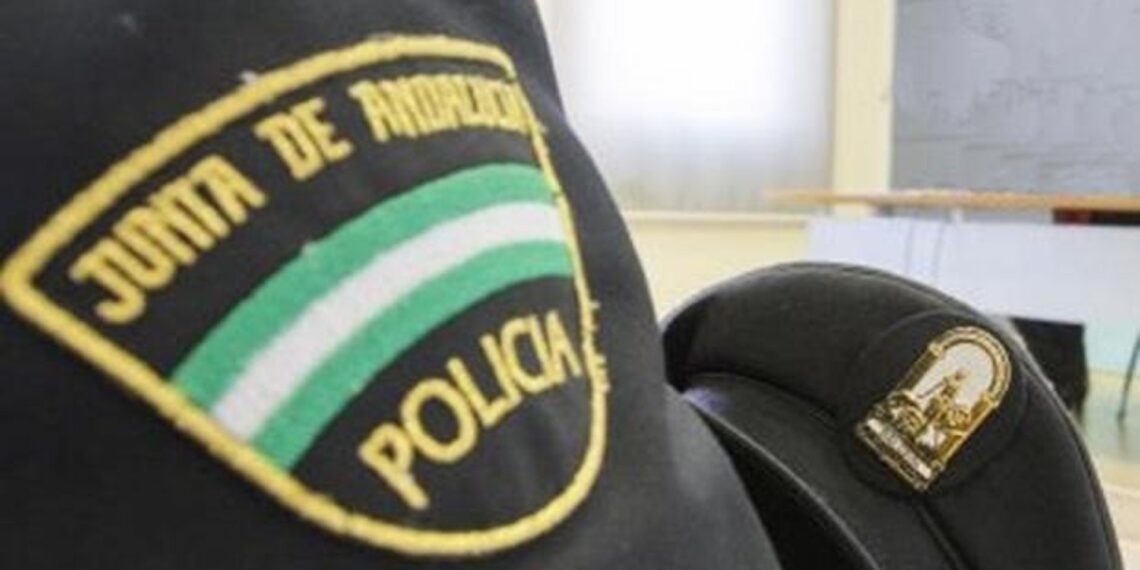 Detenido en Málaga por abandonar a su hijo de 15 años que presenta una gran discapacidad y dependencia