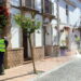 El Ayuntamiento de Estepona pulveriza con ambientador «olor a azahar» las calles del municipio