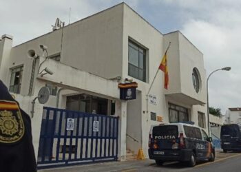 Un detenido por apuñalar con un arma blanca a dos chicos frente a una discoteca en Benalmádena