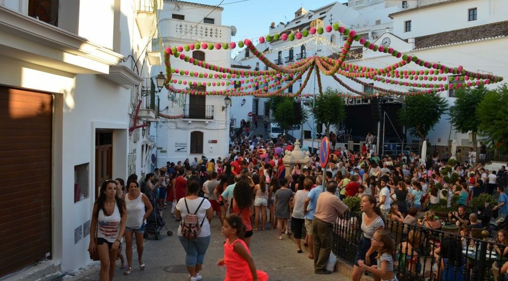 Casares recupera sus ferias presenciales en los tres núcleos del municipio
