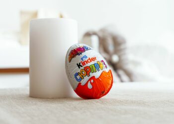 España detecta un caso de salmonella vinculado a los huevos Kinder y estudia otros dos