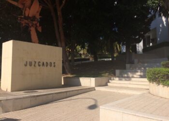 En libertad la detenida por intentar estrangular a compañera de piso, que la acusó de robar comida