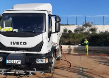 Manilva refuerza su servicio de limpieza con la incorporación de dos nuevos vehículos