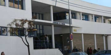 Detenidas en Marbella 8 personas acusadas de robar en una treintena de coches