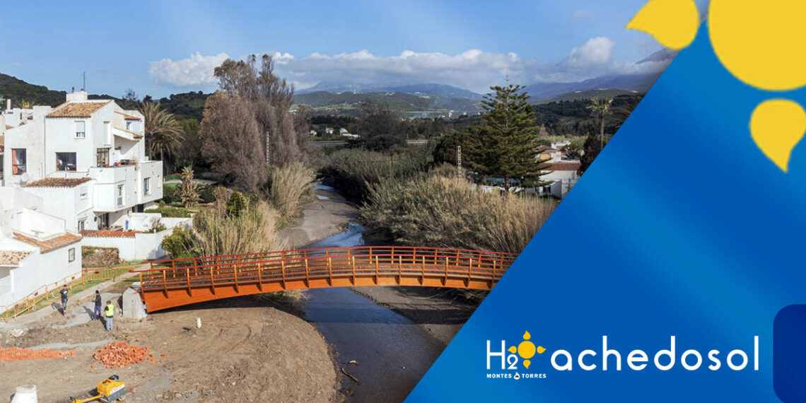 Instalado el puente proyectado en el tramo de corredor litoral de Arroyo Vaquero