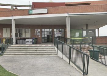 Familias de estudiantes del IES Las Viñas denuncian la escasez de plazas para Bachiller de Artes Plásticas en la comarca