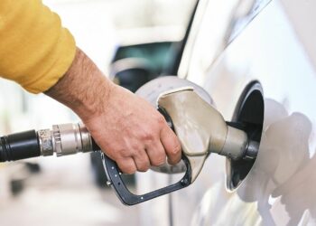La gasolina vuelve a superar al diésel y marca un nuevo precio histórico