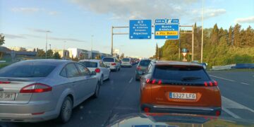 Un accidente a la altura de San Pedro provoca más de 10 kilómetros de retenciones