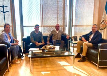 Casares solicita a Diputación la mejora de la MA-8.300 y apoyo a Botika