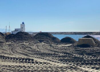 Aporte de arena para la playa de Las Gaviotas