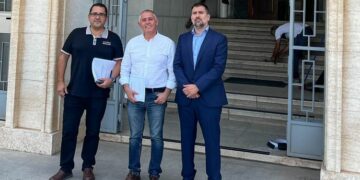 Mario Jiménez se persona en Demarcación de Costas para tratar la regeneración de las playas del Castillo