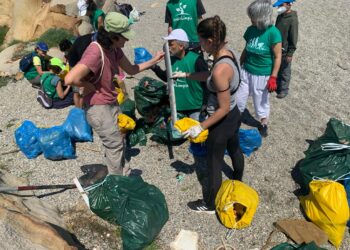 El programa Mares 0,0 recoge casi 100 kilos de basura en Punta Chullera