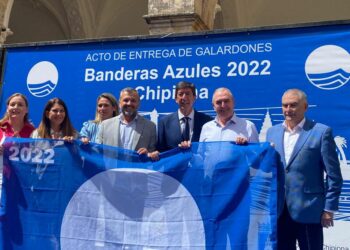 Casares recibe la Bandera Azul de Playa Ancha