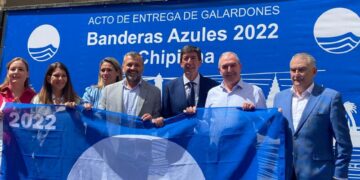 Casares recibe la Bandera Azul de Playa Ancha