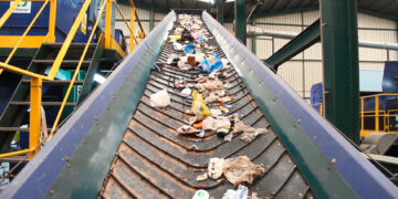 La recogida de residuos sólidos urbanos aumentó un 35% en Semana Santa respecto a 2021