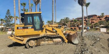 El PSOE acusa al PP de retrasar la regeneración de las playas de Estepona