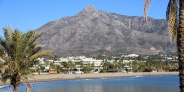 Marbella suma una nueva bandera azul con el galardón concedido a Puerto Banús