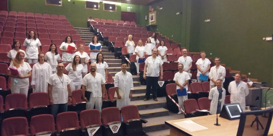 Profesionales del Hospital Costa del Sol retoman los ensayos del coro creado para homenajear a víctimas