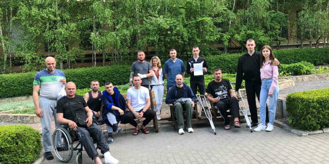 La joven empresa ‘Homies Marbella’ dona su ropa a los hospitales de Ucrania