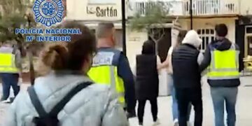 Detenida en Estepona una pareja dedicada a robar carteras en establecimientos comerciales