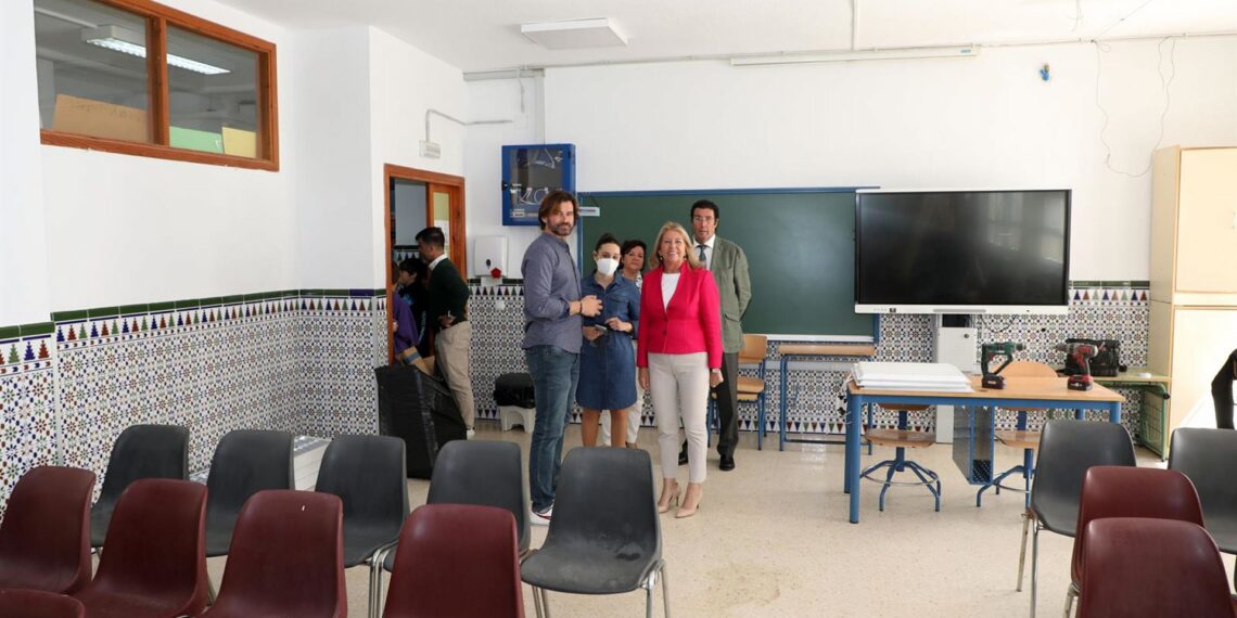 El Ayuntamiento de Marbella acondiciona una sala de usos múltiples en el colegio Platero