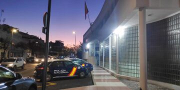Detenido en Marbella por agredir a unos jóvenes con un cuchillo en la puerta de un bar